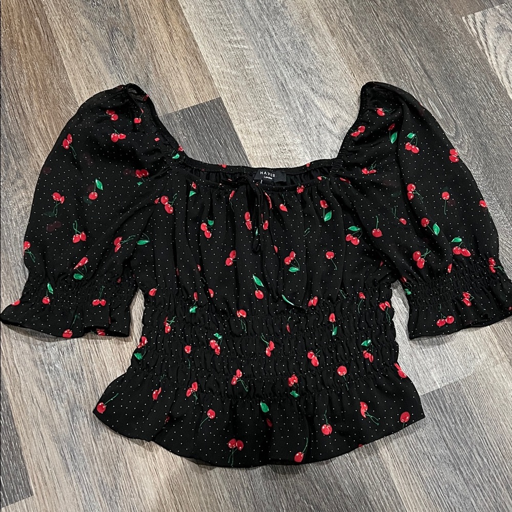 (23) NWOT Haver Top